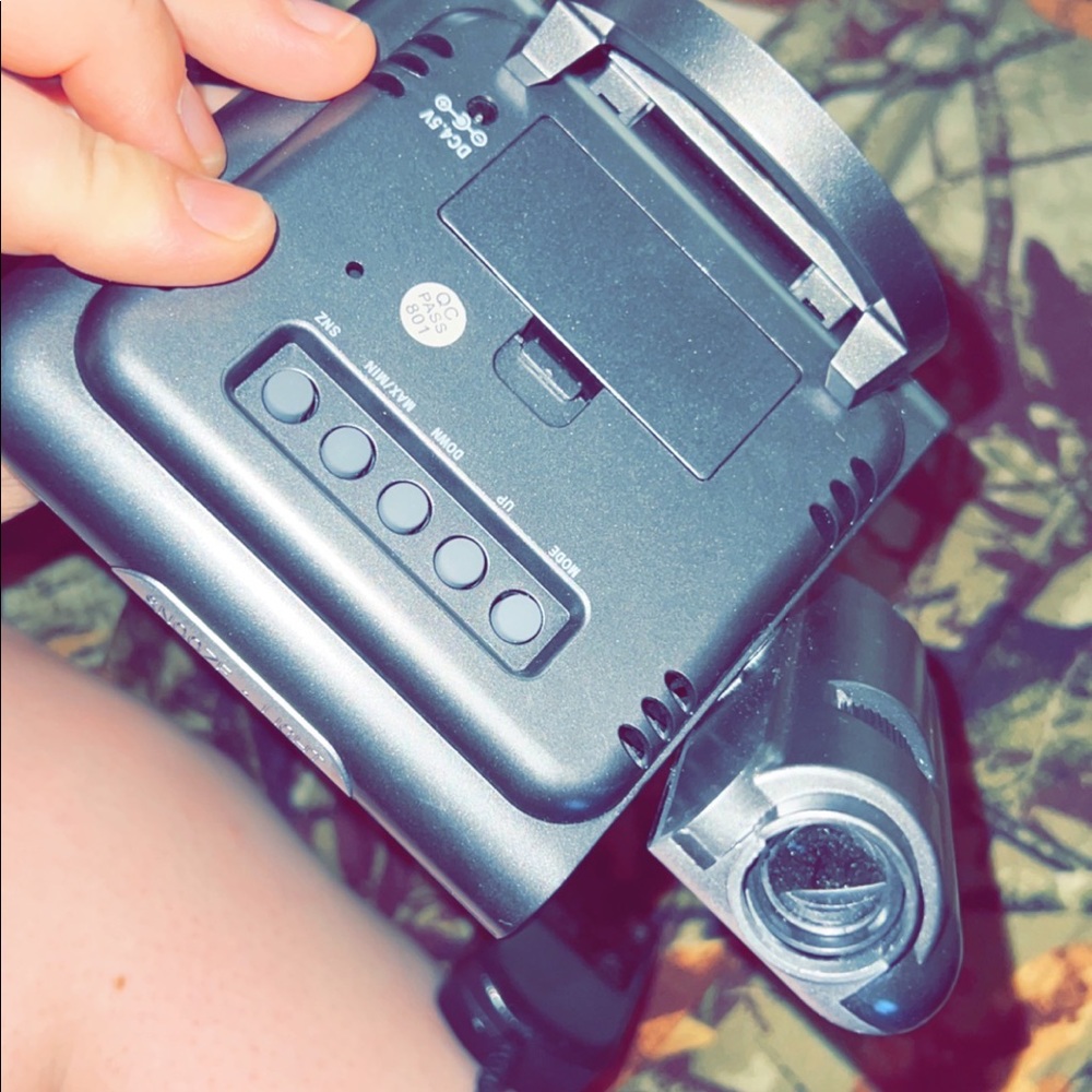 Projection clock - Picture 2 of 2